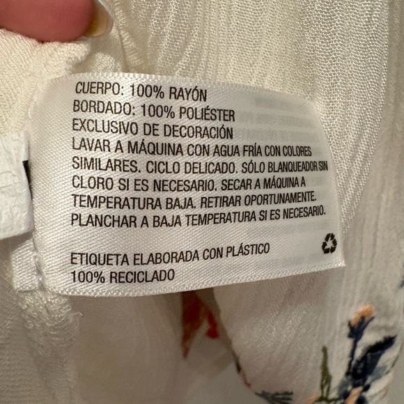 Knox Rose White Floral Embroidered Blouse - Picture 8 of 8